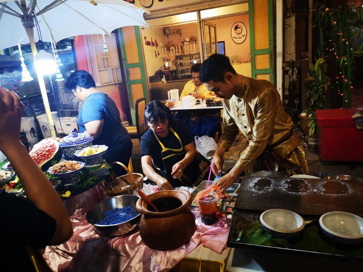 Hostel D​ Luck​ *