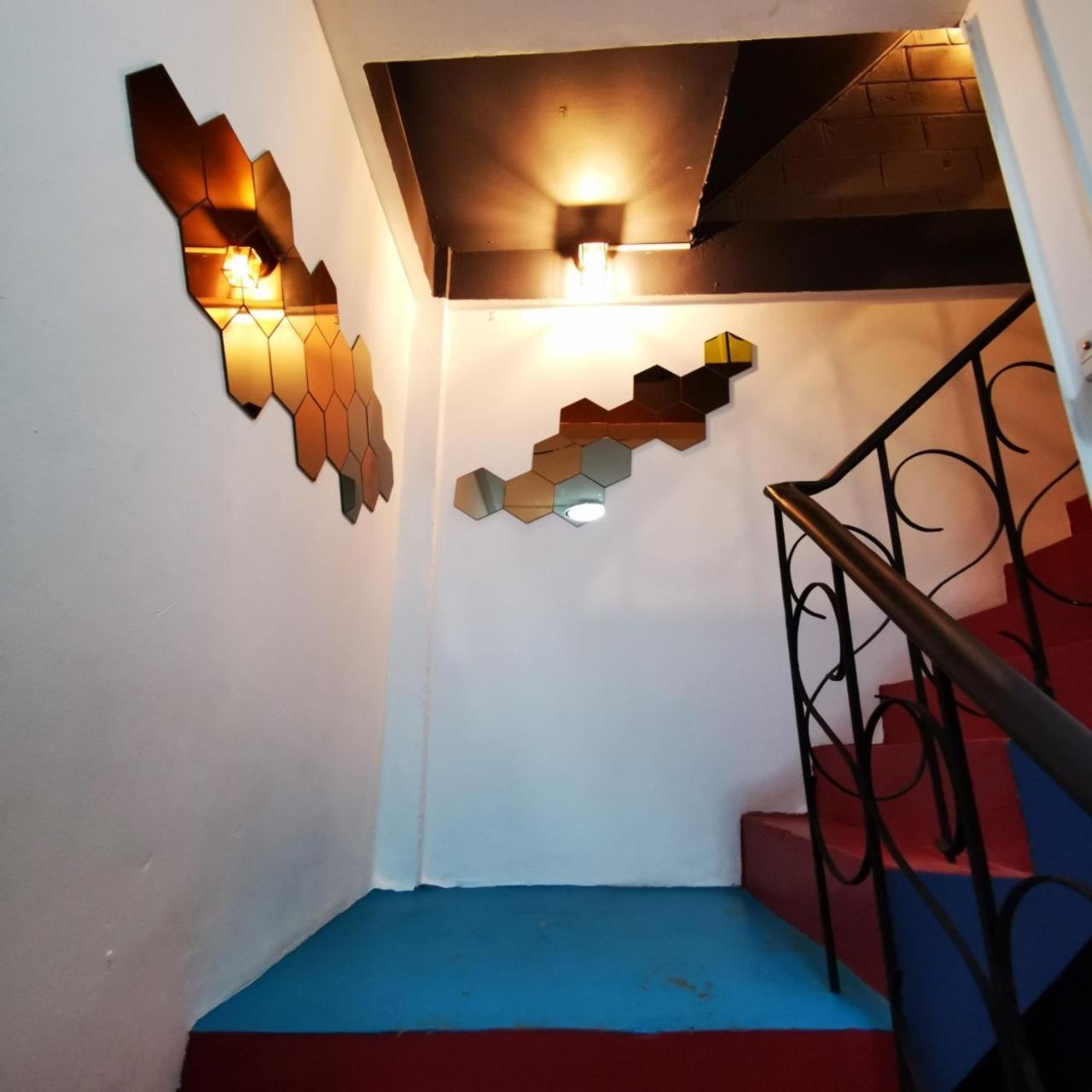 D​ Luck​ Hostel Kanchanaburi
