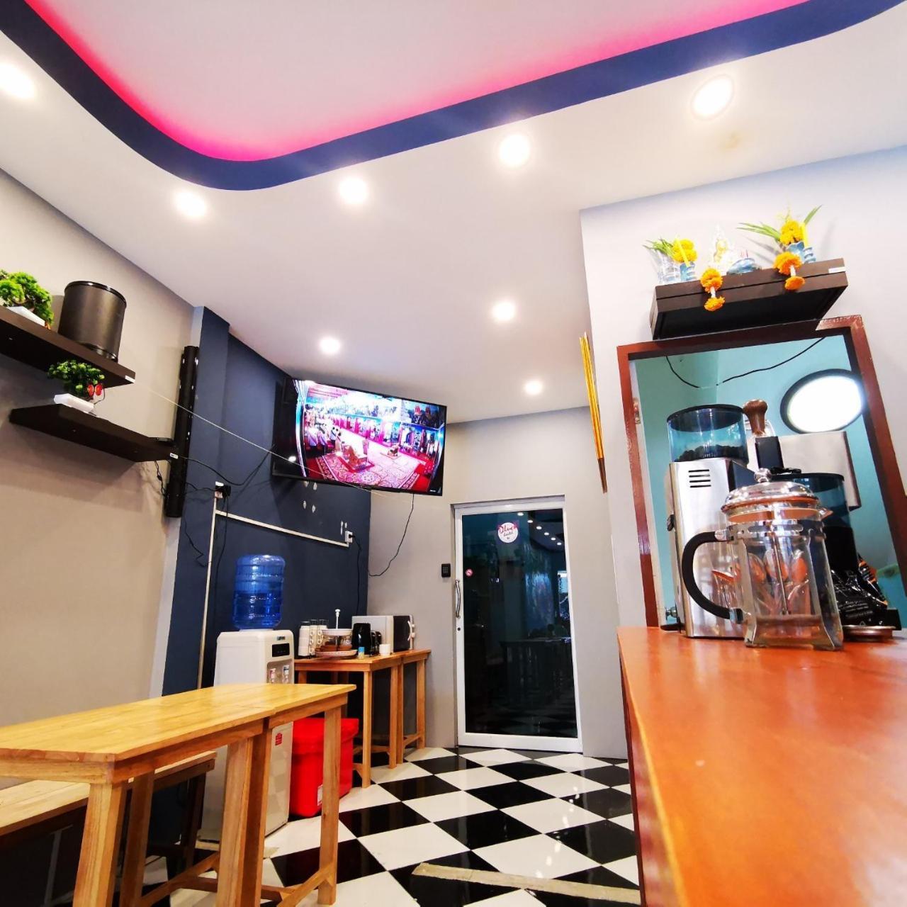 D​ Luck​ Hostel