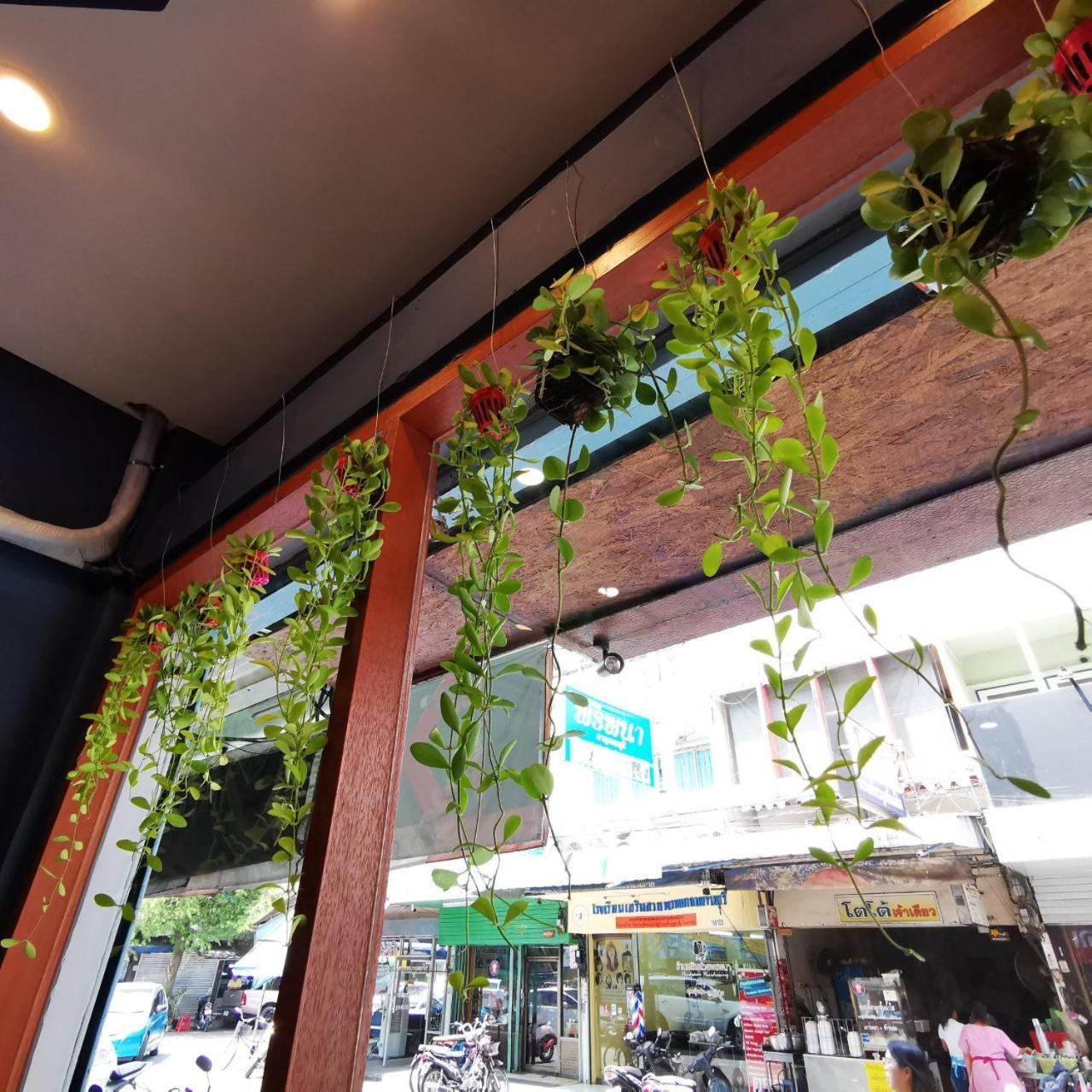 D​ Luck​ Hostel
