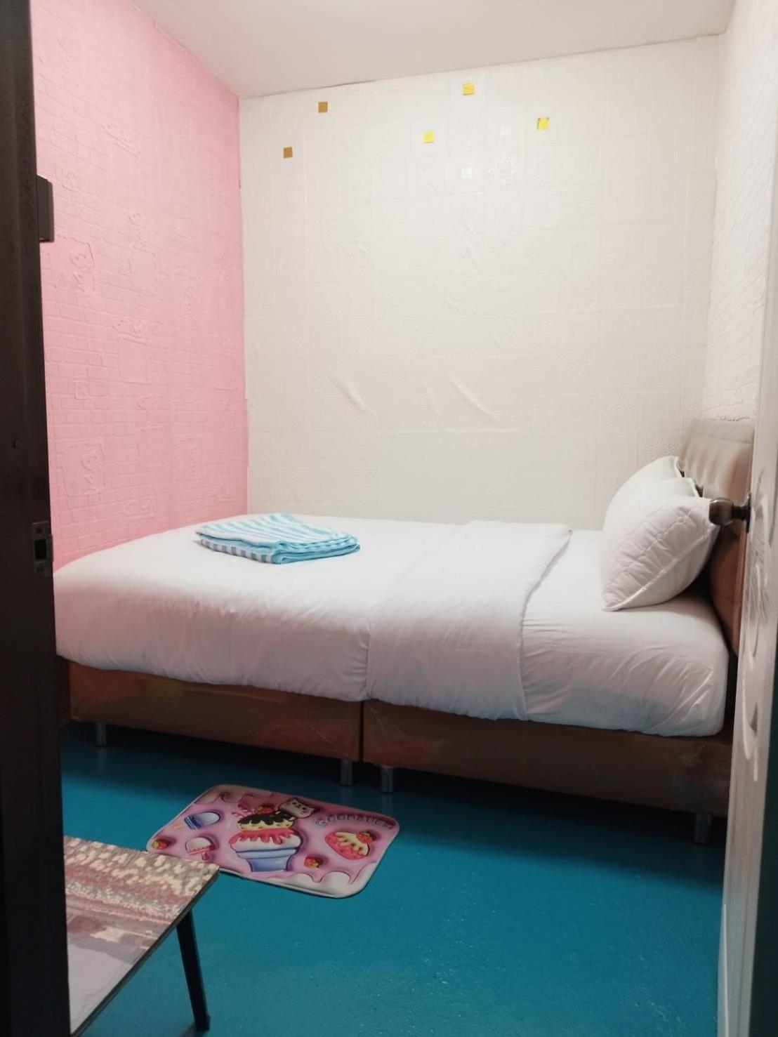 D​ Luck​ Hostel Kanchanaburi